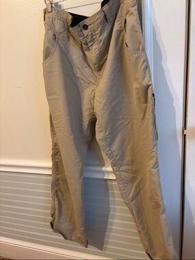 Prana Men's Cargo Pants in Khaki